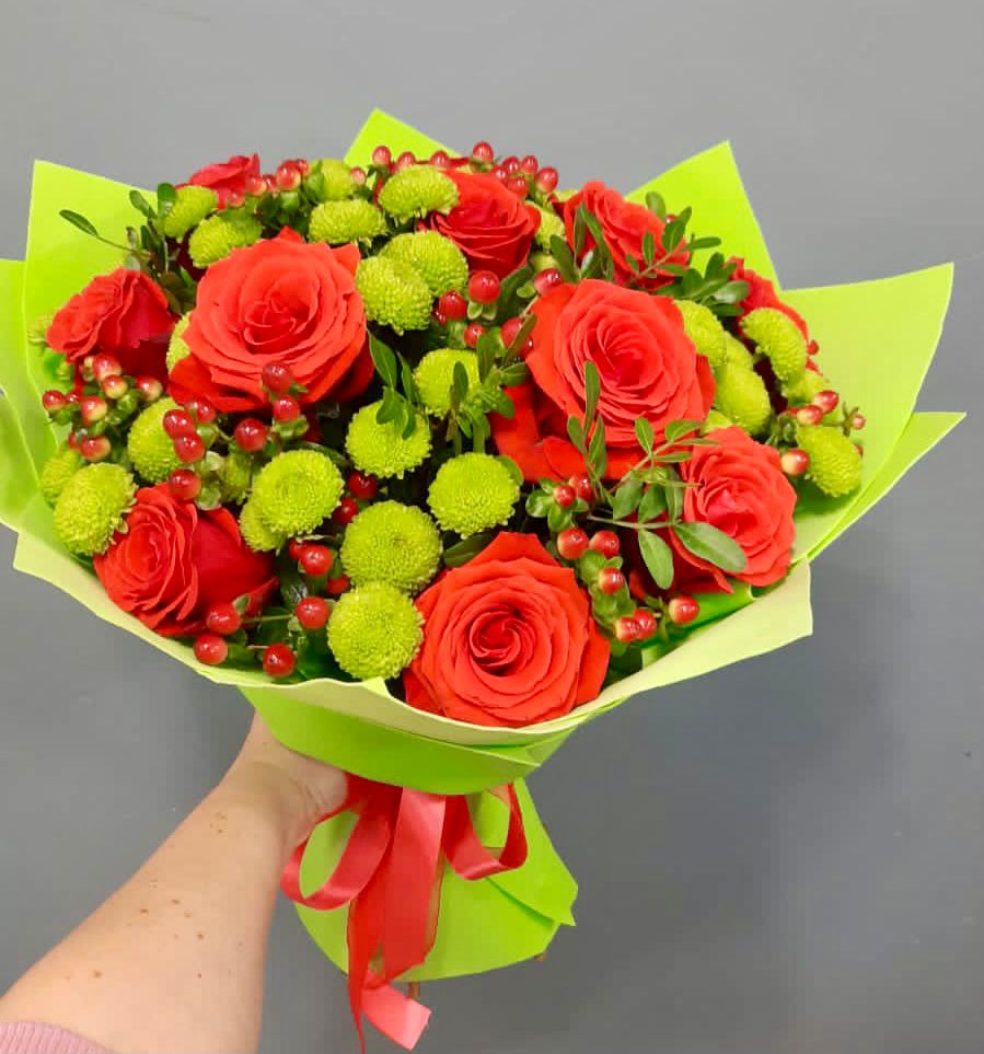 Букет цветов из: Хризантемы и Розы в Чигири