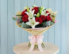 Букет цветов из:  Лилии и Розы в Чигири