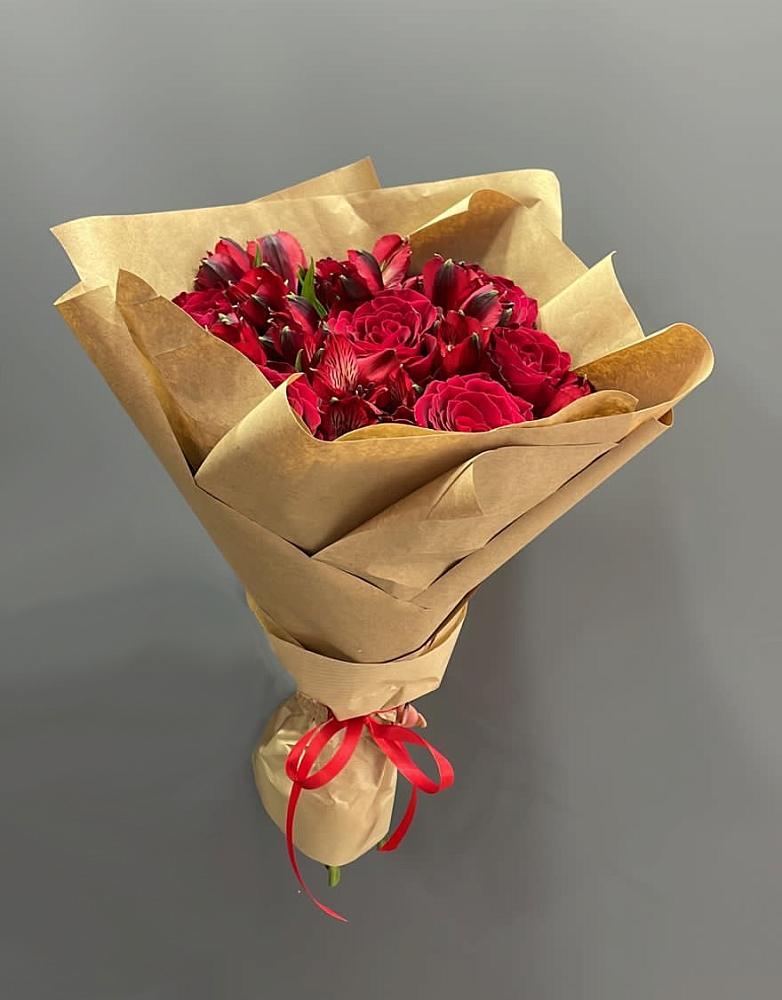 Букет цветов из: Альстромерии и Розы в Чигири