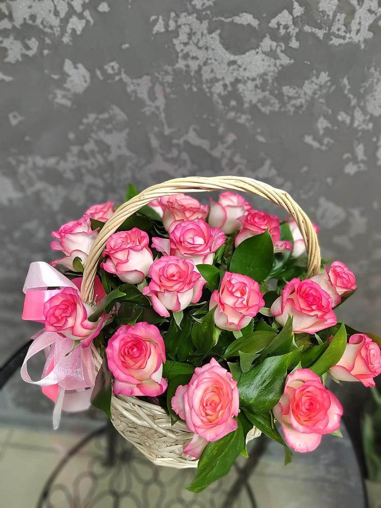 Цветочная композиция из Розы в корзине в Чигири