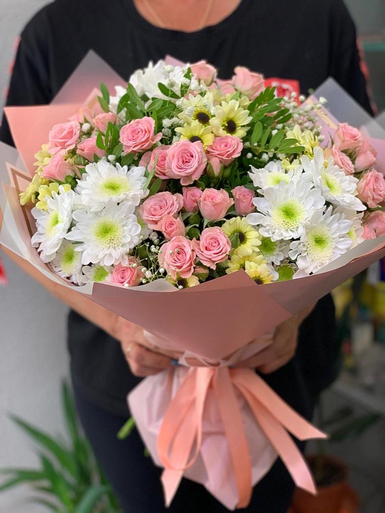 Букет цветов из: Розы и Хризантемы в Чигири