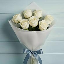 Букет 7 Белых роз Эдлесс Лав в Чигири