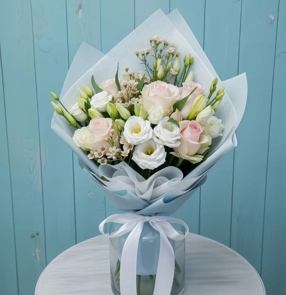 Букет цветов из: Розы и Лизиантусы в Чигири