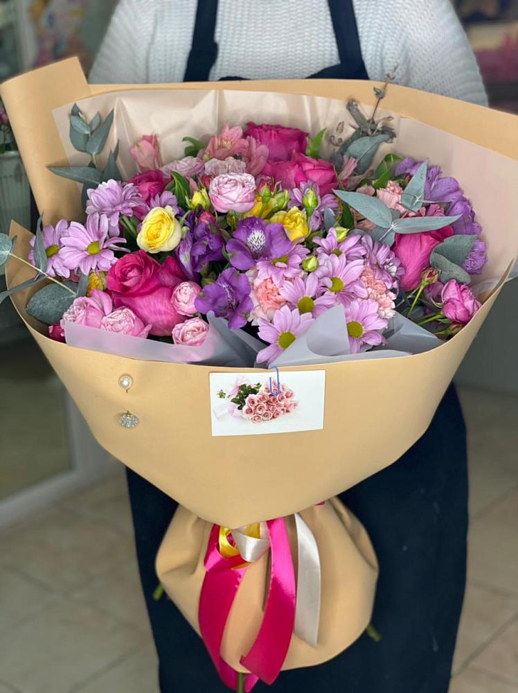 Букет цветов из: Хризантемы, Гвоздики и Альстромерии в Чигири