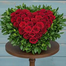 Цветочная композиция из Розы в виде сердца в Чигири