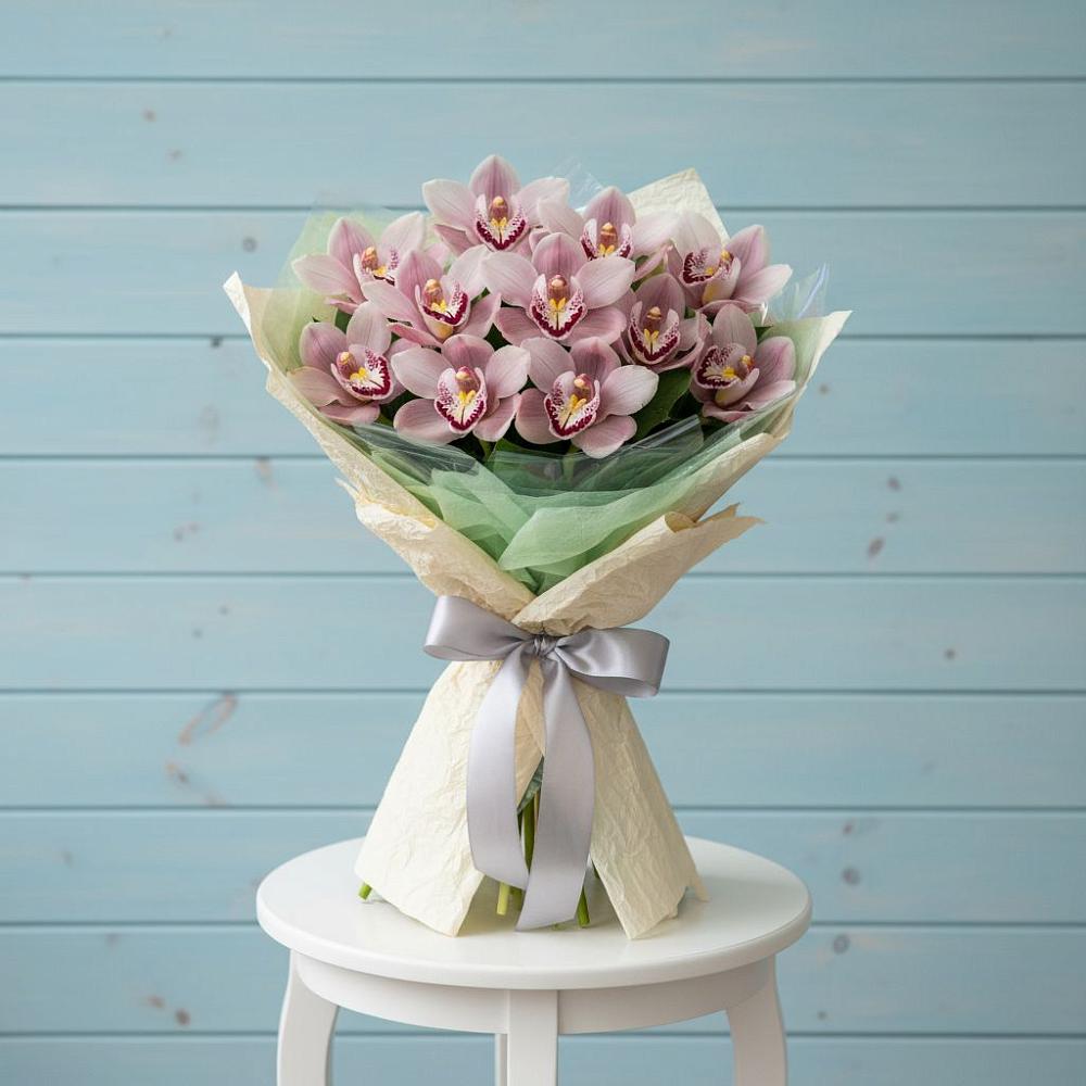 Букет цветов из: Орхидеи и Розы в Чигири