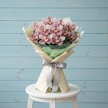 Букет цветов из:  Орхидеи и Розы #REPLACE_PRED# Чигири