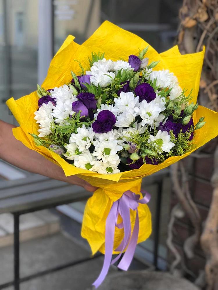 Букет цветов из: Ирисы, Хризантемы и Ромашки в Чигири