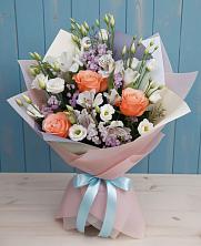 Букет цветов из:  Лизиантусы, Розы, Альстромерии и Гипсофила в Чигири