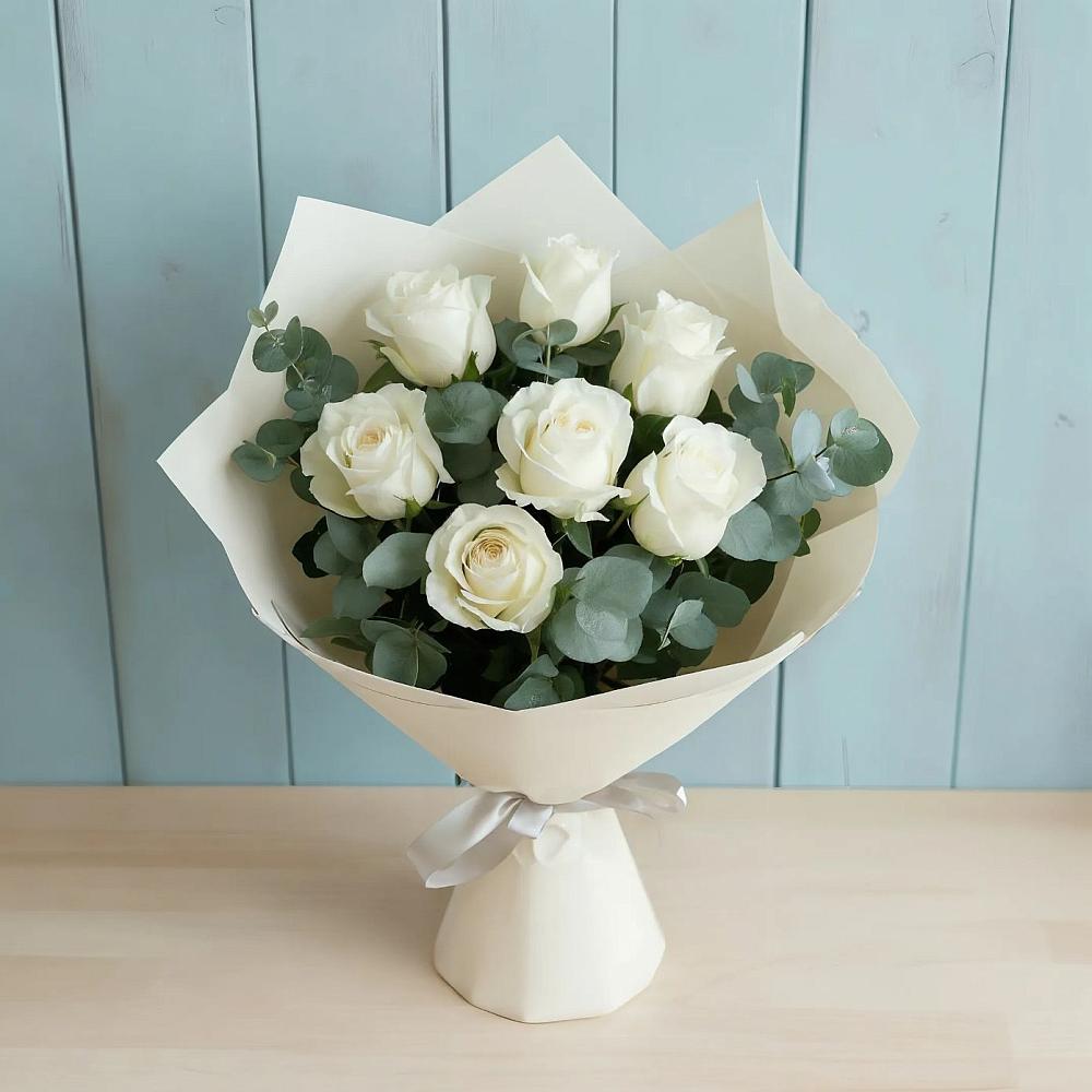 Букет Белые розы в Эвкалипте в Чигири