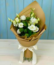 Букет цветов из:  Хризантемы и Лизиантусы в Чигири