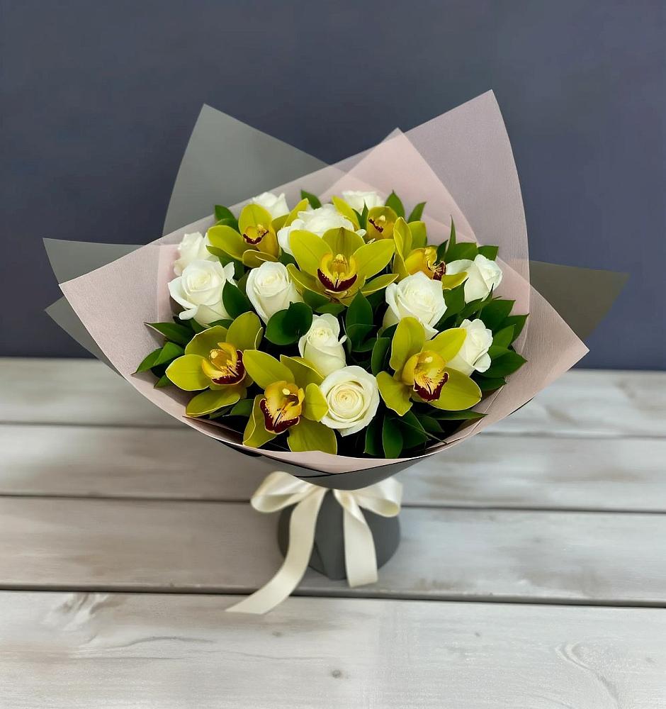 Букет цветов из: Орхидеи и Розы в Чигири