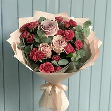 Букет цветов из:  Гвоздики и Розы в Чигири