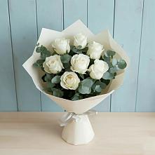 Букет Белые розы в Эвкалипте в Чигири