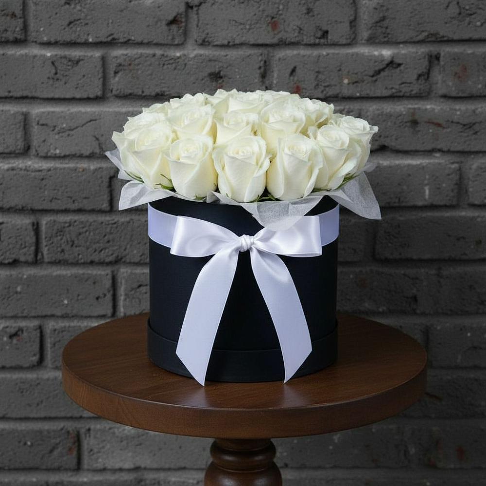 Цветочная композиция из Розы в шляпной коробке в Чигири