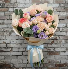 Букет цветов из:  Розы, Лизиантусы и Гвоздики в Чигири