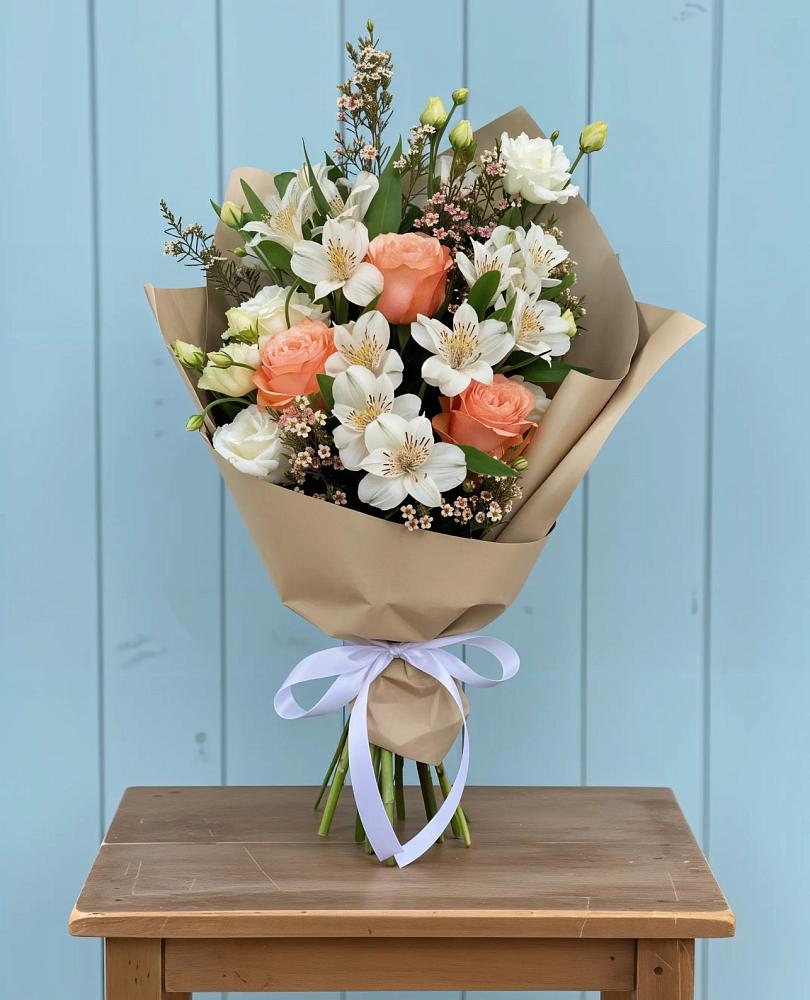 Букет цветов из: Альстромерии, Лизиантусы, Розы и Хризантемы в Чигири